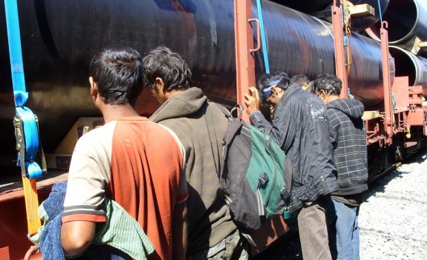 Хванаха петима пакистанци в товарен влак, пътуващ от Гърция за Австрия 