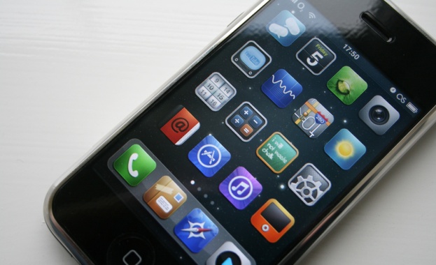Китайци изкопираха още неизлезлия iPhone 5