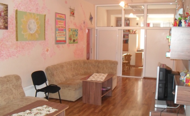 Община Сливен ремонтира Защитено жилище