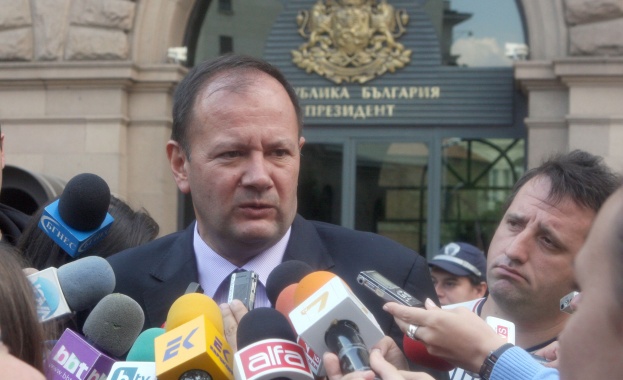 Михаил Миков след заседанието на КСНС: Управляващите не се разграничиха от езика на омразата