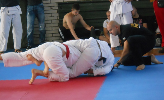 Приключи Републиканският преглед по полицейска лична защита и карате за служители на МВР