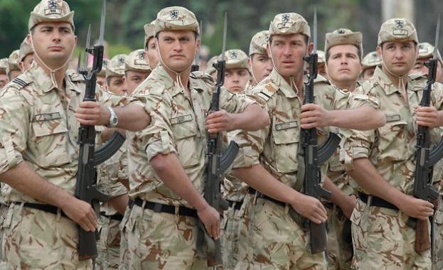 Началникът на отбраната генерал Симеон Симеонов изпрати 11- та рота от Българската армия за Афганистан