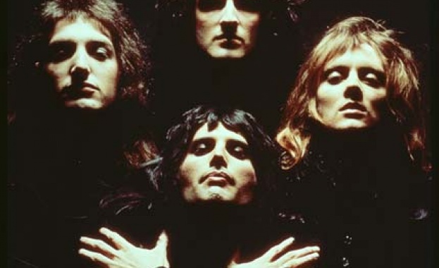 Легендарната рок група Queen е отличена със специална колекция британски