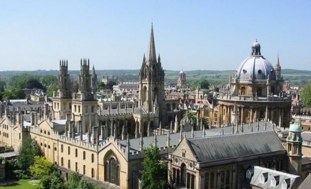 Оксфордският университет губи позиции заради липса на пари  