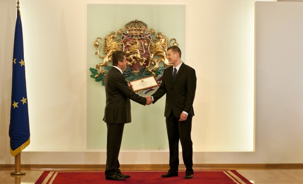 Георги Първанов раздаде наградите "Джон Атанасов"