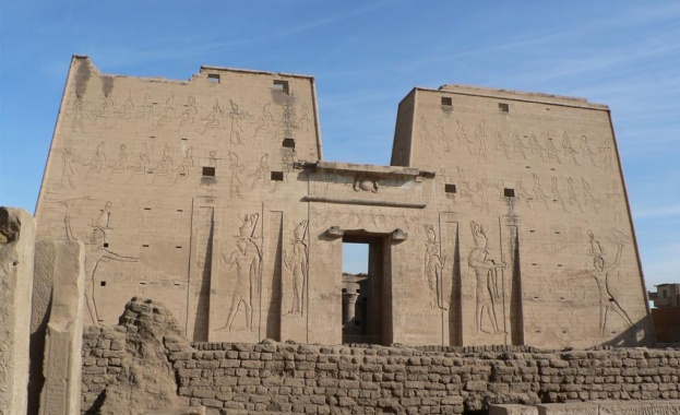 В Египет потъна катер с туристи