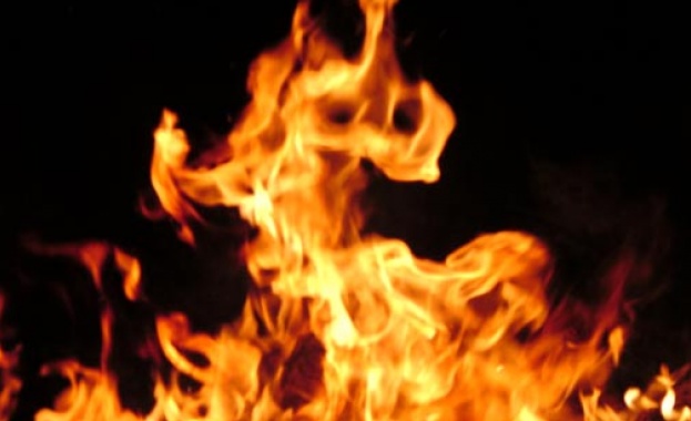 Спреният заради неплатени сметки Вечен огън във Владивосток отново загоря