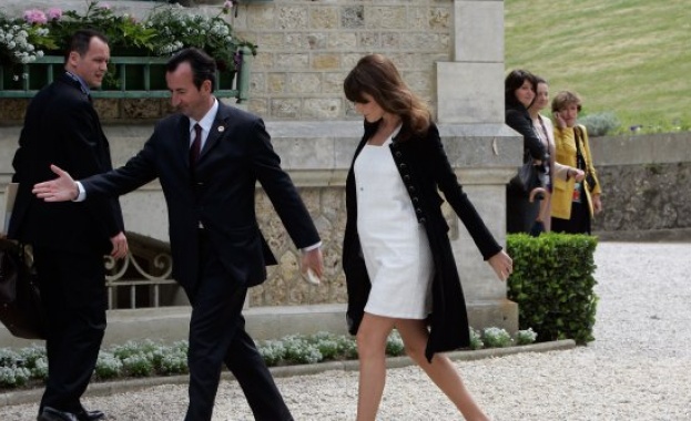 Карла роди син на Саркози