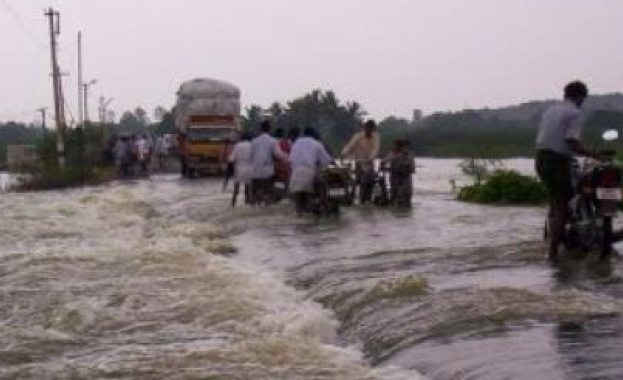 Наводненията в Тайлан отнеха повече от 240 човешки живота