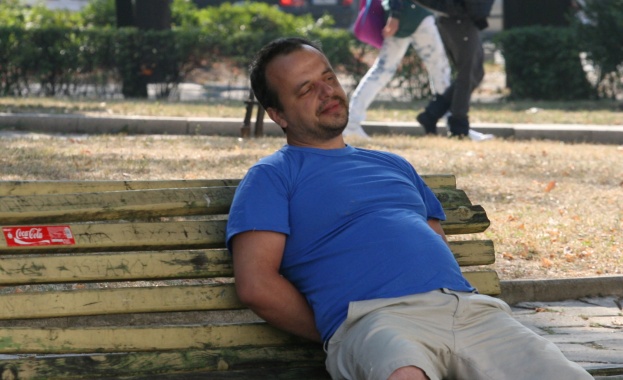 Хвърлиха димка пред парламента /подробности/