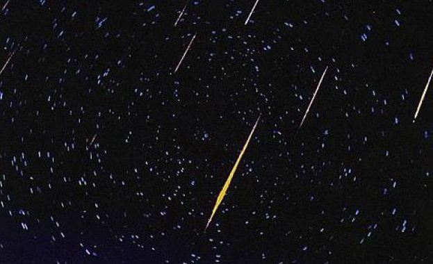 Парчета от метеорит паднаха край Париж