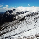 Юнски сняг зарадва скиорите в Калифорния