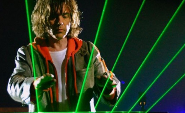 След броени часове започва концертът на Жан Мишел Жар