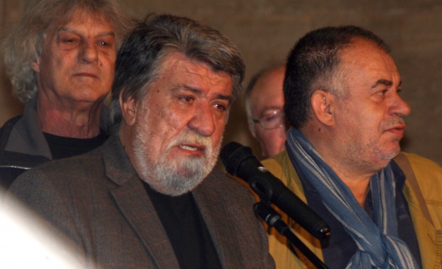 Министър Вежди Рашидов дари книги