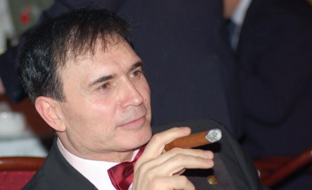 Димитър Куцаров: Искам да скъсам пъпната връв с модела досега