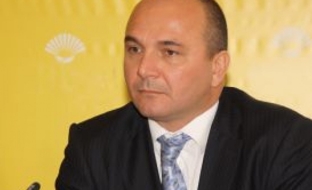 Любомир Дацов: Всяко правителство, освен това на ГЕРБ, щеше да изведе страната от кризата