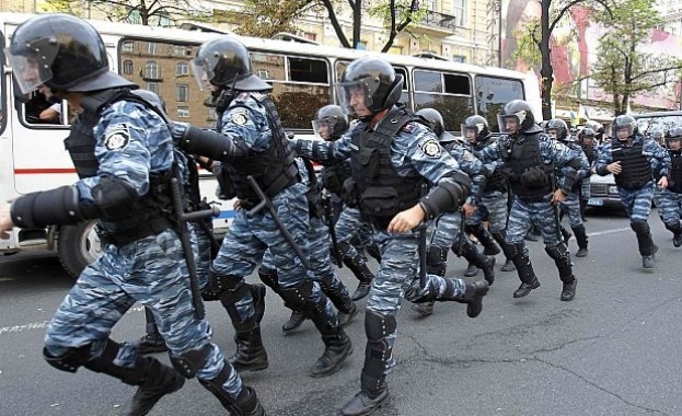 Украинската милиция задържа привърженици на Тимошенко 