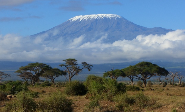 Американец покори Килиманджаро на 85- годишна възраст 