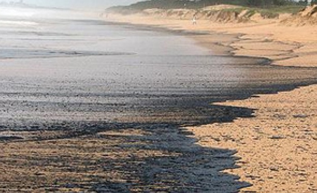 Нефтеното петно край бреговете на Нова Зеландия се увеличава