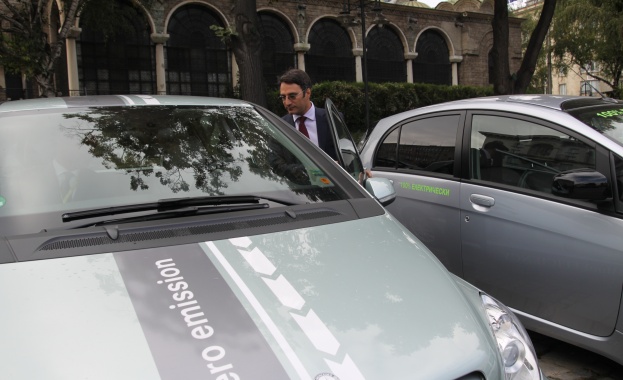 Трайков: От пролетта на 2012-та може да започне производство на електромобили в България