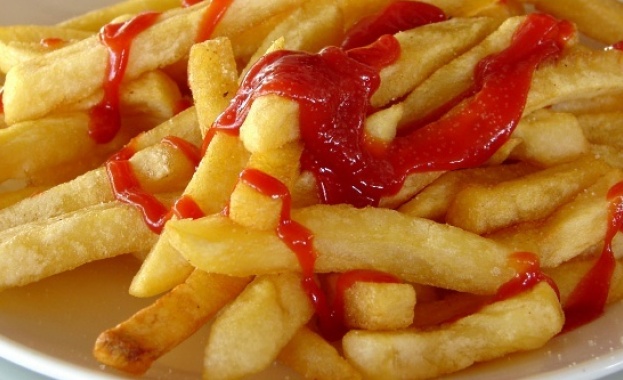 Франция забрани кетчупът в началните училища, искат децата да са "близки" с традиционните френски рецепти
