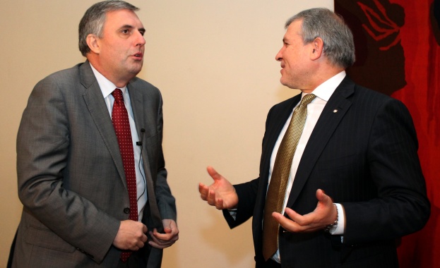 Калфин: Средна класа няма, има малко на брой, но много богати, и много, но бедни хора  