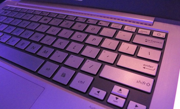 Asus пусна на пазара първия Zenbook