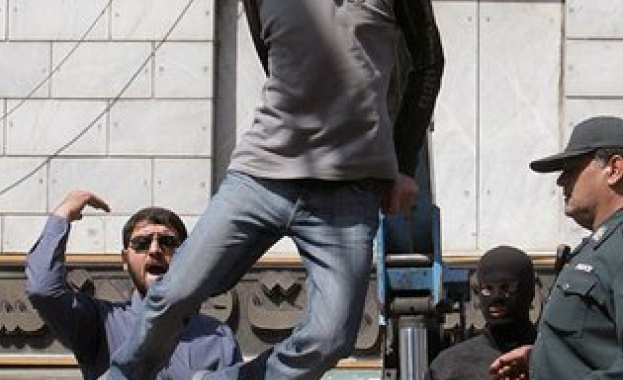 В Иран обесиха четирима мъже заради групово изнасилване 