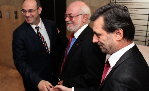 Трима кандидат-президенти се престрашиха на дебат  