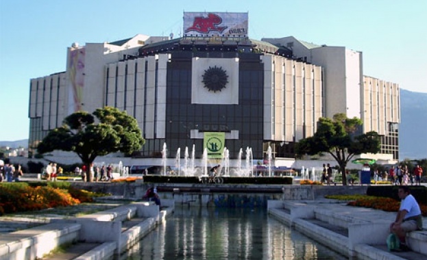 Калфин, Семов и Румен Христов премериха сили в президентски дебат /Подробности/