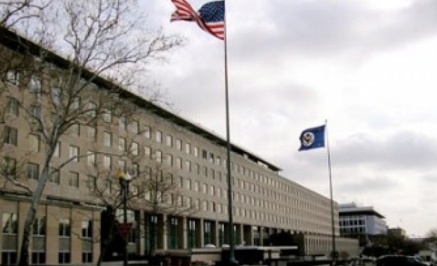 Телефони на Държавния департамент са били хакнати с шпионски софтуер