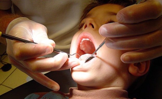 Зъболекари: Родителите са най-слабото звено в денталната профилактика на децата