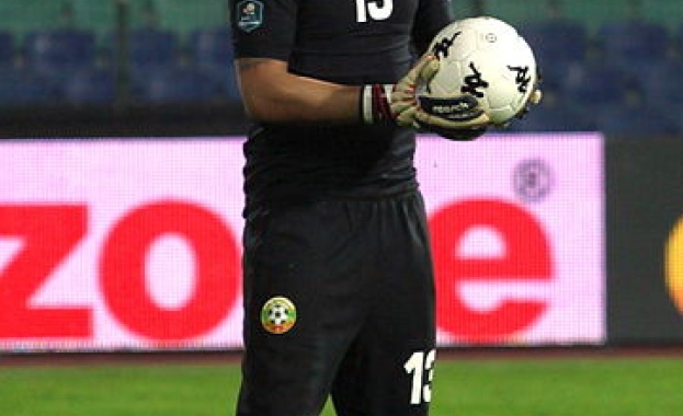 Ники Михайлов желан за резерван вратар в Барса