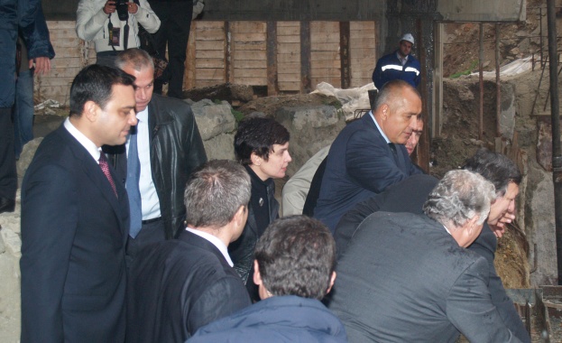 Заведоха Барозу на строителната площадка на втория метродиаметър