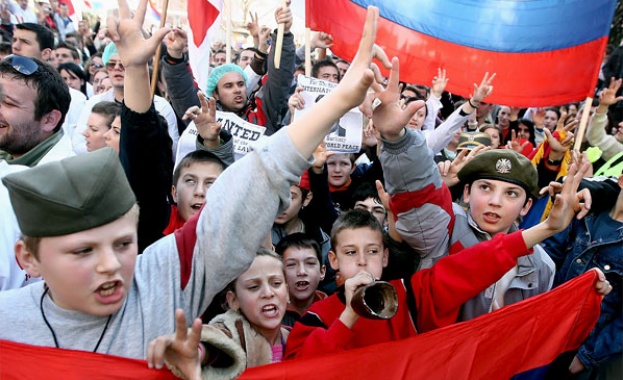 Сръбската младеж: Мразим шиптари, усташи, цигани и янки