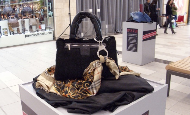 Маркови часовници и галантерия задържаха митничари на софийското летище