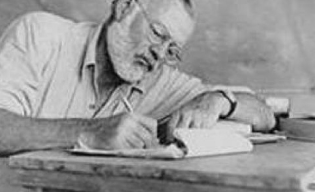 Нова биография на Хемингуей разкрива неизвестни подробности за живота му