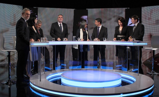 "Медиана": Дистанциите между тримата основни играчи на президентския вот се скъсяват 