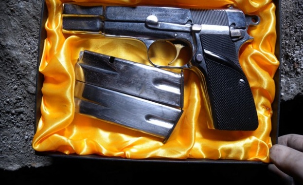 От къща в Катуница бе иззет боен арсенал  