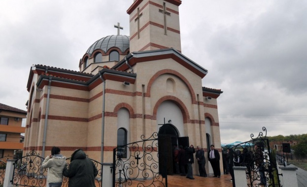 Храм с благодат от Атон осветиха в Бургас