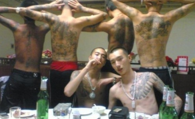 Под знака на "Дракона"  