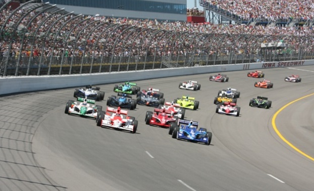 Жестока катастрофа  на рали Индикар 500 отне живота на състезател 