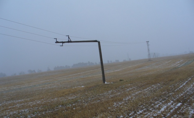 С допълнителни техника, материали и персонал EVN отстранява щетите по електроразпределителната мрежа