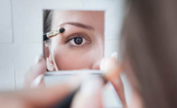 Гримираните жени изглеждат по-компетентни