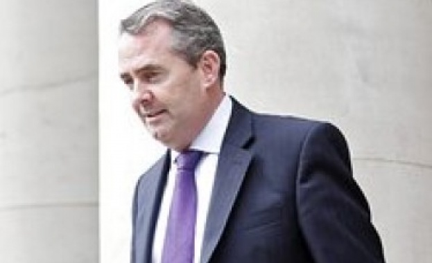 Бившият британски  военен министър е нарушил министерския кодекс 