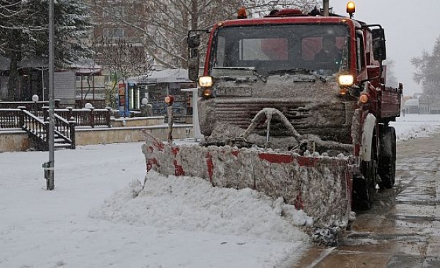 3-ма загинаха при снежна буря, вилняла по източното крайбрежие на САЩ