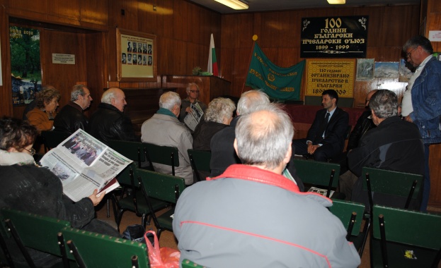 Георги Титюков обсъди с пчелари проблемите в бранша