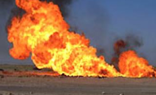 Резервоар за гориво избухна в Афганистан, най-малко 5-ма загинаха