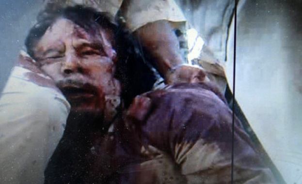 Тялото на Кадафи изложено на показ в търговски център в Мисрата