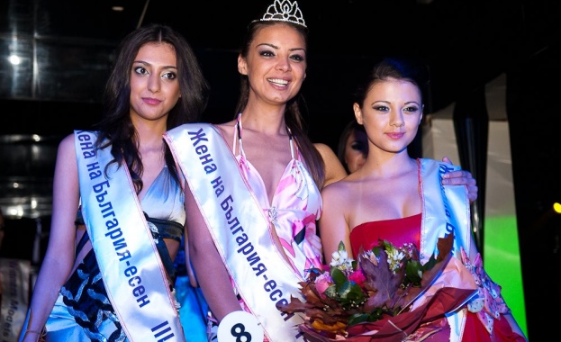 Албена Вулева в ролята на жури в конкурса „Жена на България-есен”